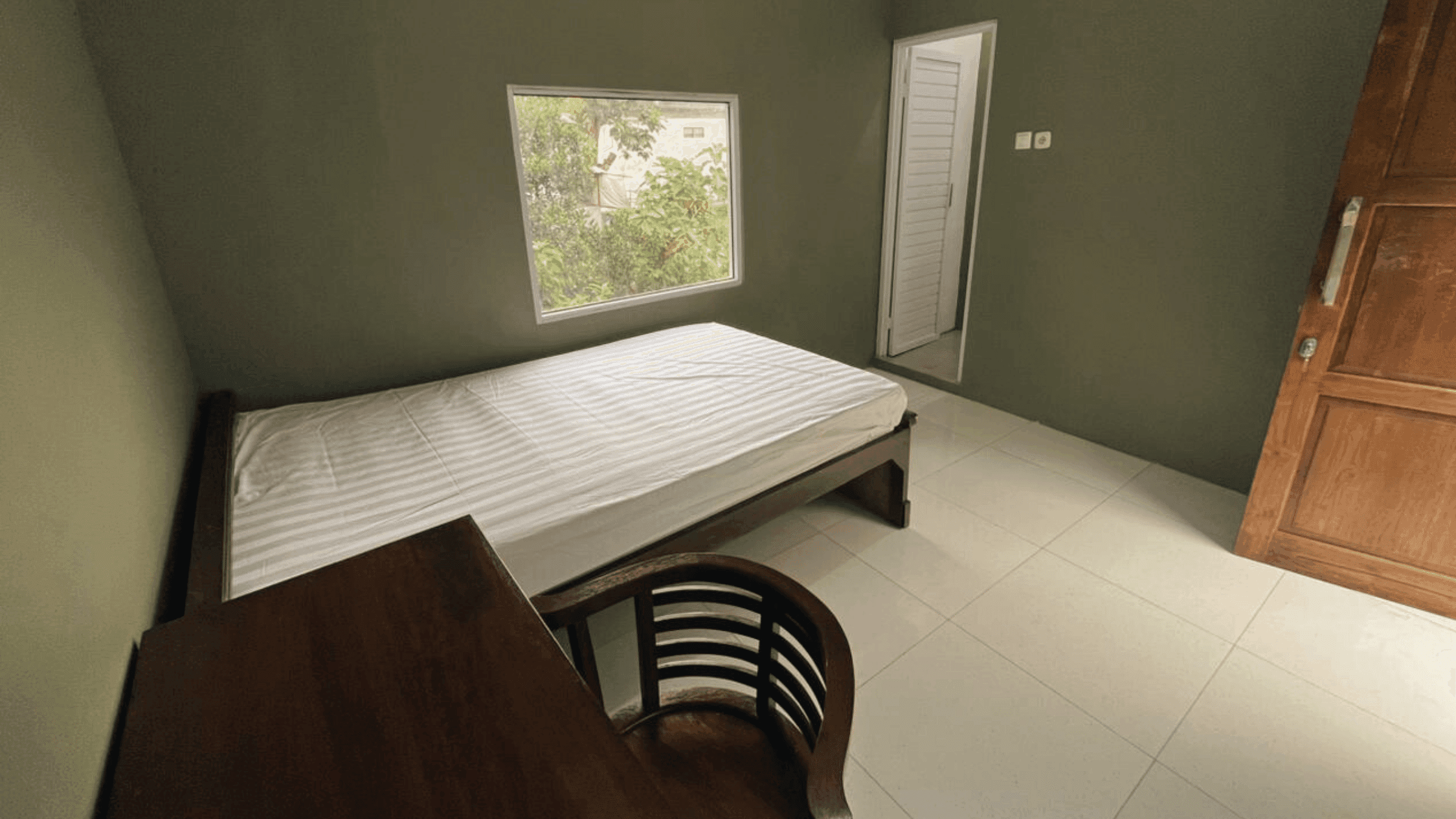 Suasana kost Labuh Banyu Rumah Labuh — kost tenang kost Laweyan Surakarta fully furnished